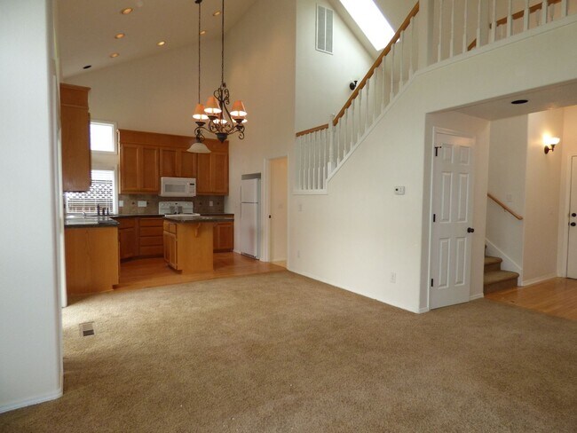 Building Photo - 3 Bed 2 bath home in North Salem!
