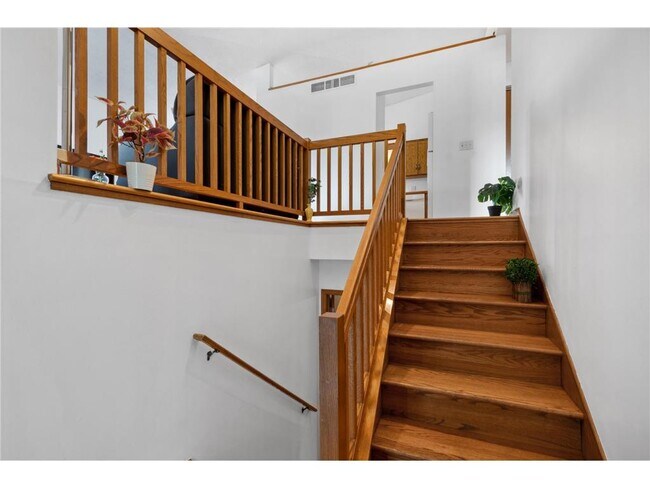 Building Photo - 14797 Lower Endicott Way