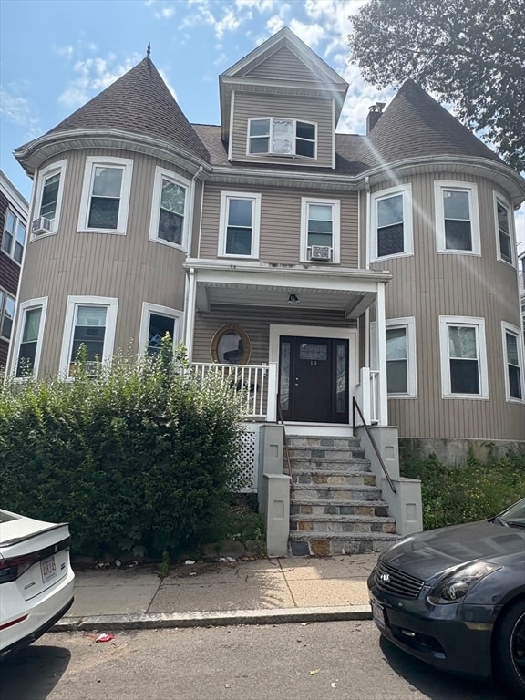 Building Photo - 19 Wolcott St