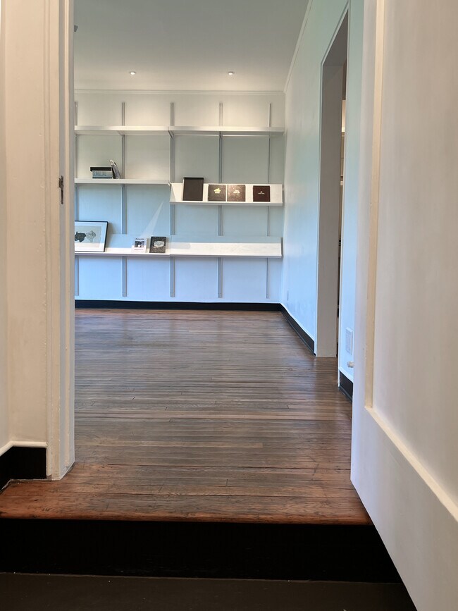 Building Photo - 234 Columbia Pl