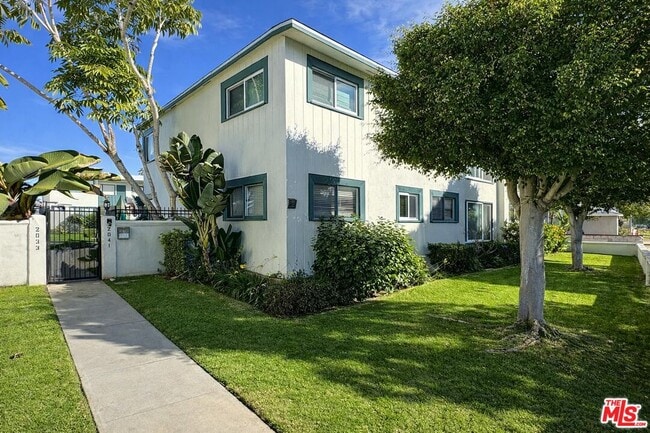 Building Photo - 2041 Euclid St