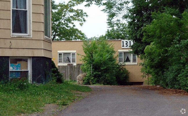 Building Photo - 1309 N Salina St