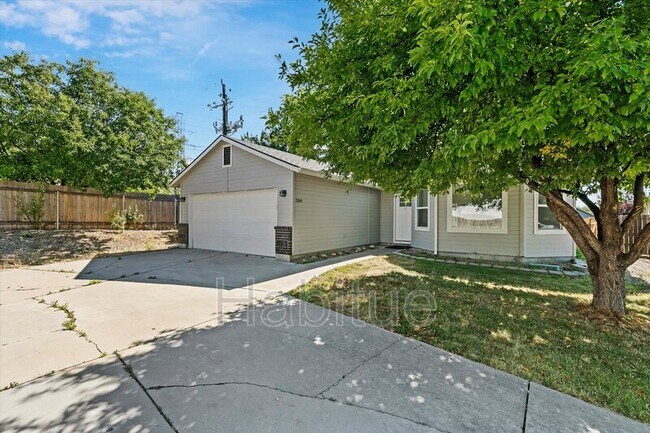 Building Photo - 2041 E Oakridge Ct