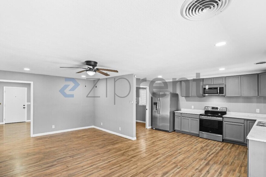 Building Photo - 2732 D St