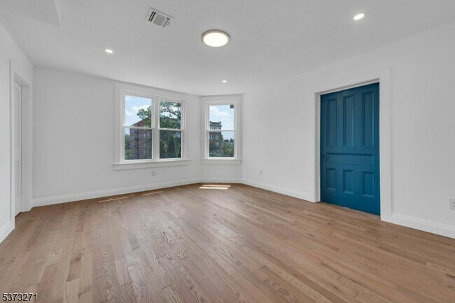 Building Photo - 78 Grove St