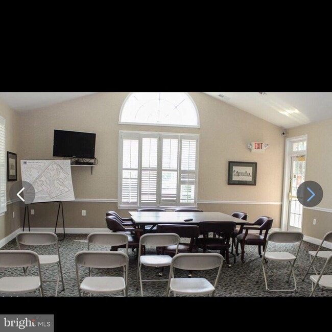 Building Photo - 4372 N Pershing Dr