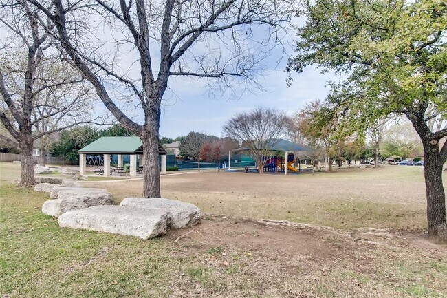 Building Photo - 3217 Tehama Ct