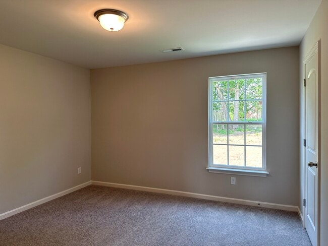 Building Photo - 129 Kirkstall Wy