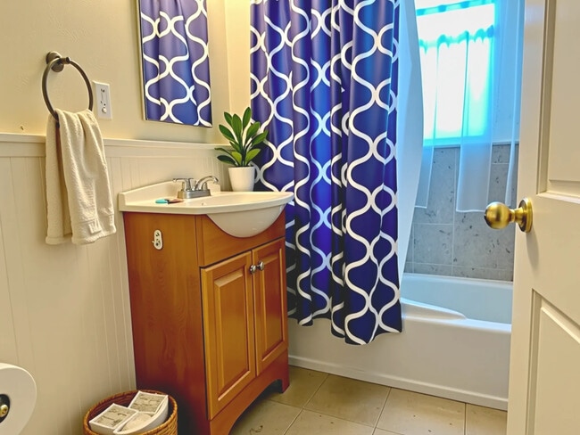 Building Photo - 281 Harvard St