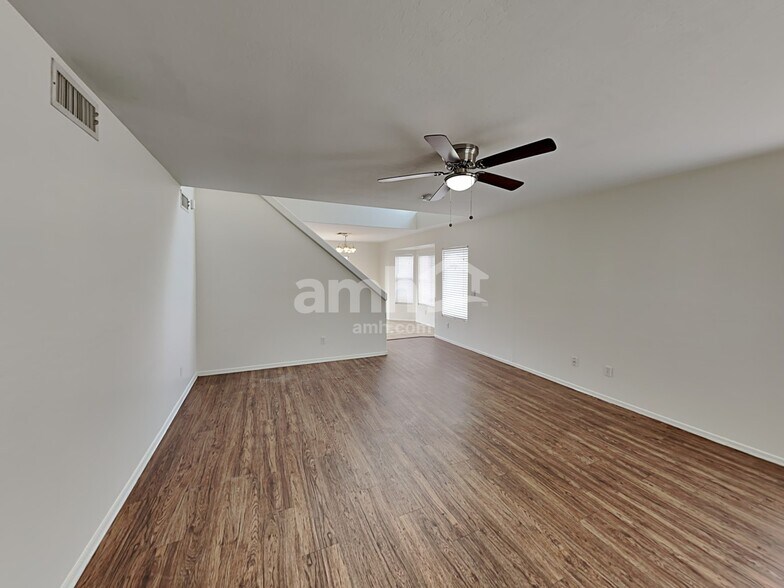 Building Photo - 6656 E Virginia St