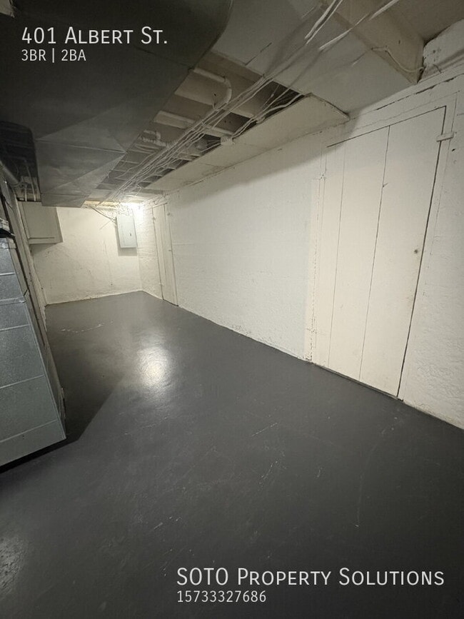 Building Photo - 401 Albert St