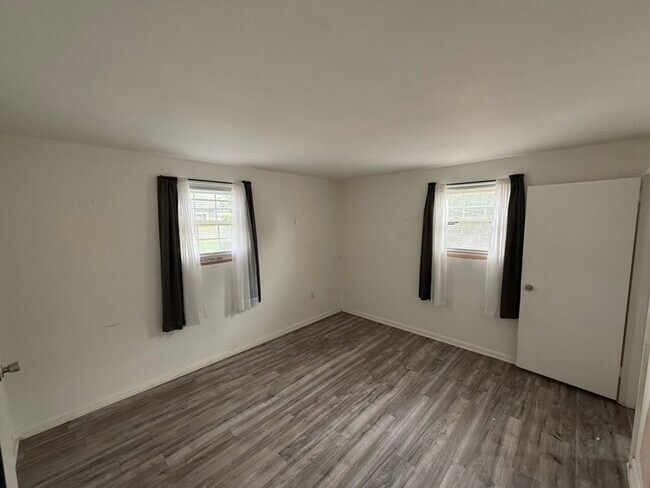 Building Photo - 4134 Longshore Ave