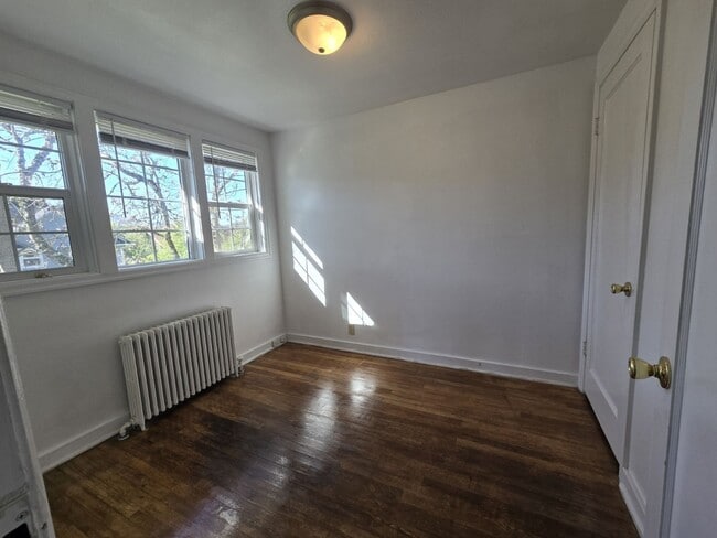 Building Photo - 447 NE Winchester St