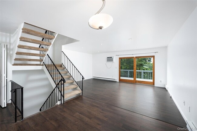 Building Photo - 14 Brewster Woods Dr
