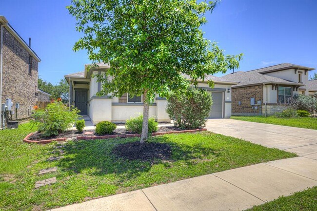 Building Photo - 216 Mary Max Cir