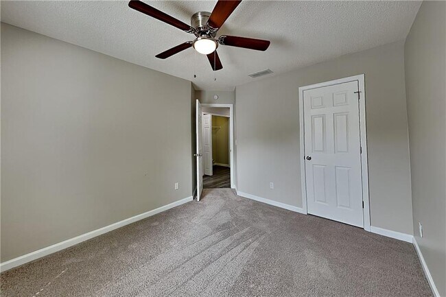 Building Photo - 100 Rosemont Ct