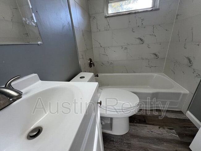 Building Photo - 4222 Wright Ave