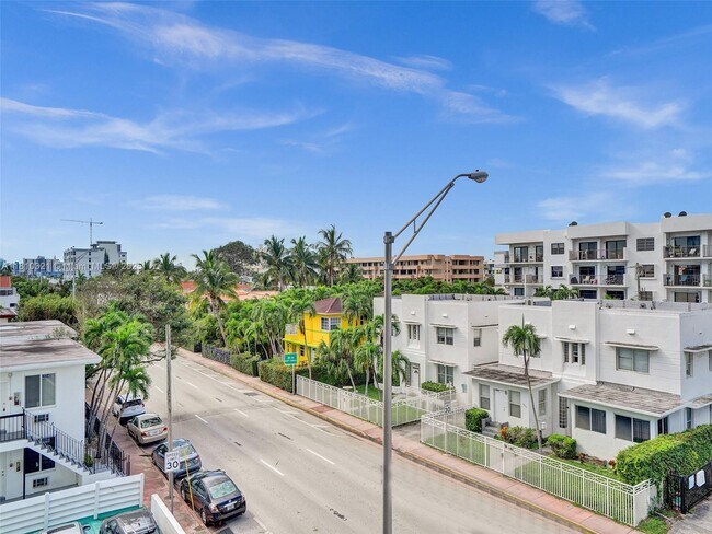 Building Photo - 8233 Harding Ave