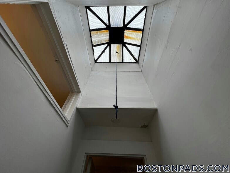 Building Photo - 429 Marlborough St