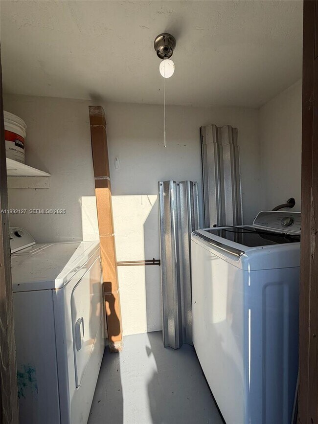 Building Photo - 11938 SW 122nd Ct