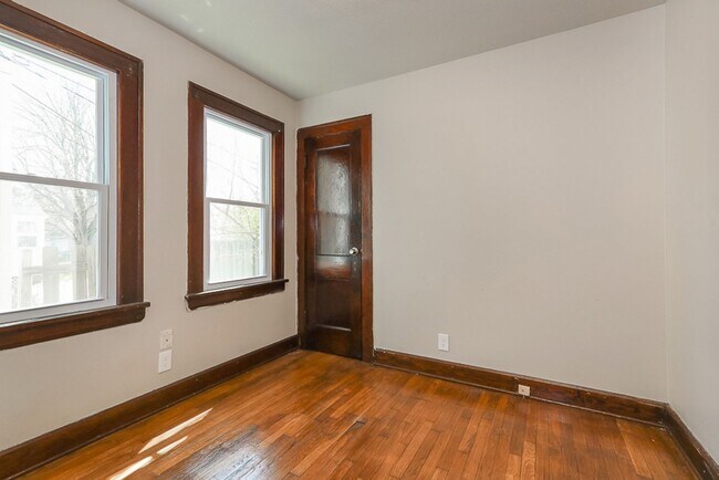 Building Photo - 2 Bedroom 1 bath Single Family Home