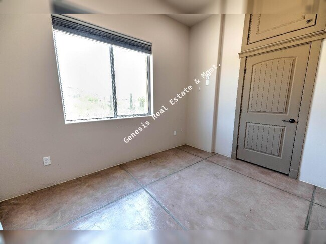 Building Photo - "Spacious Tucson Retreat with Granite Eleg...