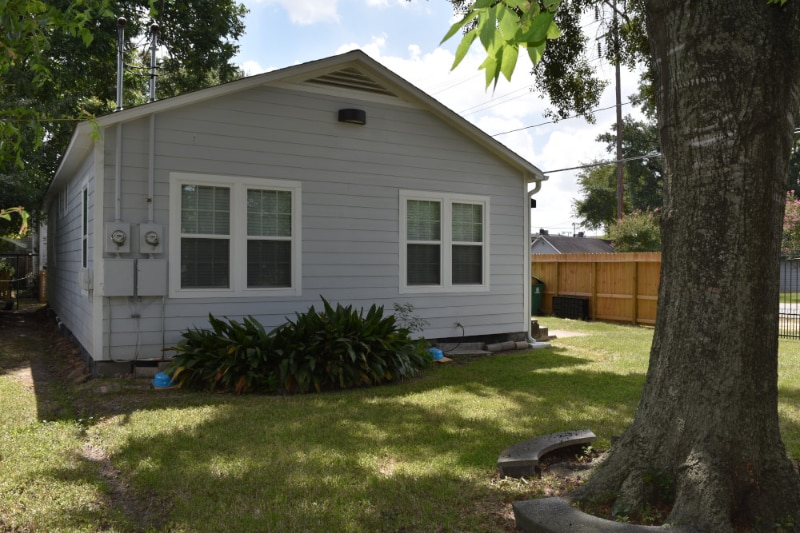 Building Photo - 1519 W 12th St