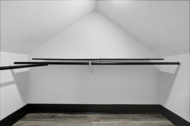 Building Photo - 1313 10th St