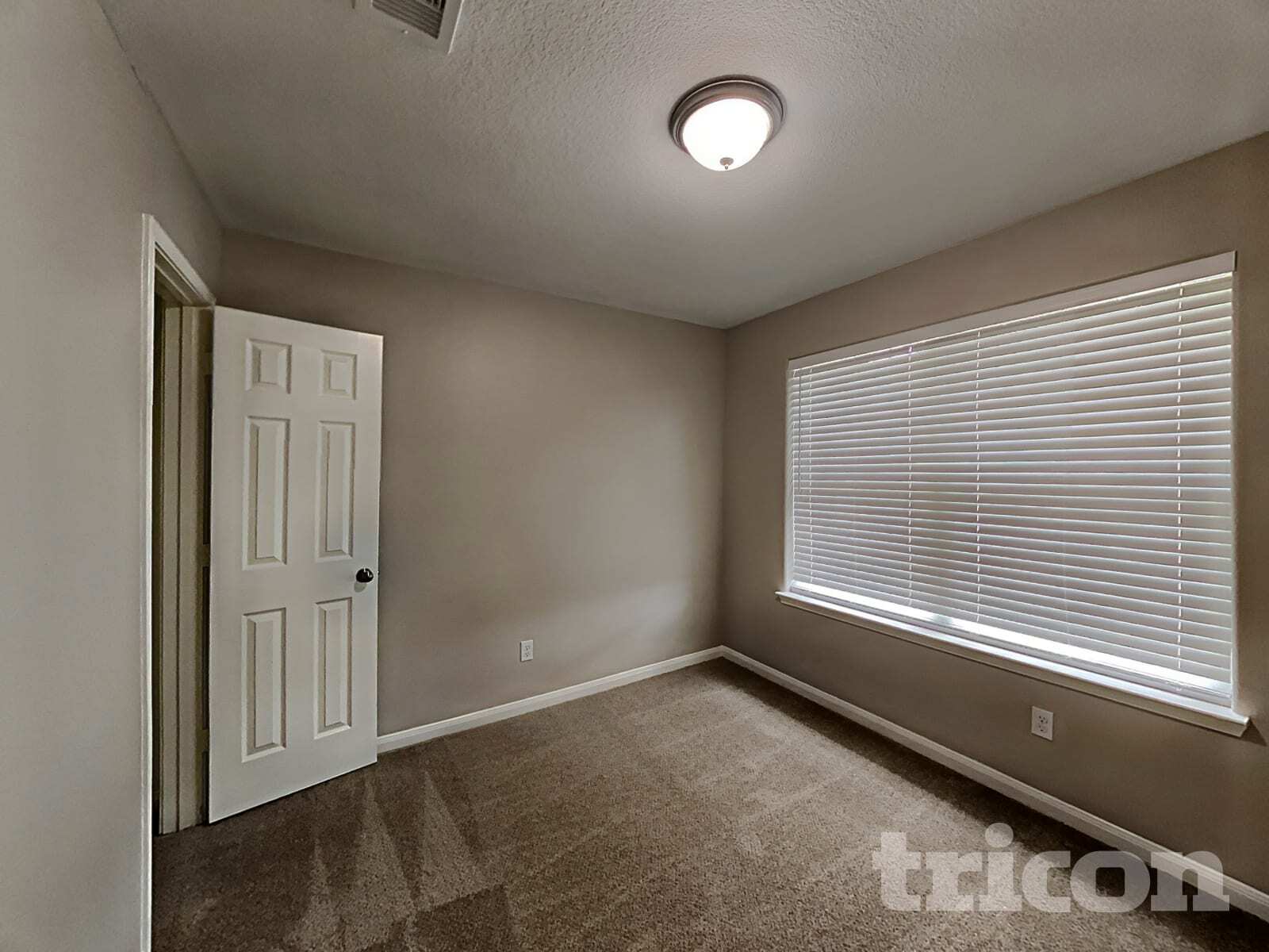 Building Photo - 815 Marigold Rd