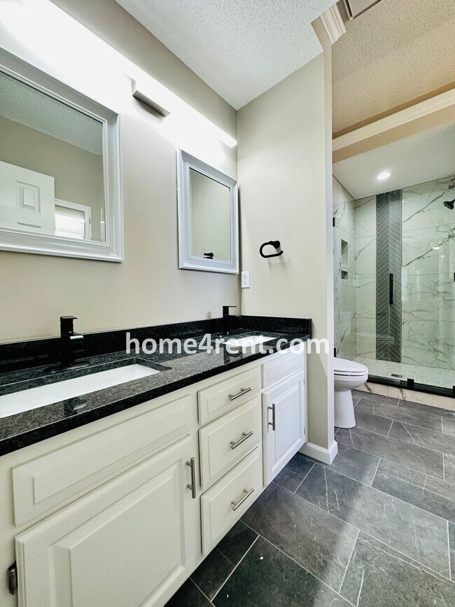 Building Photo - Wonderful Belton Home w/ Wood Floors, Finished Basement and Fenced Yard!
