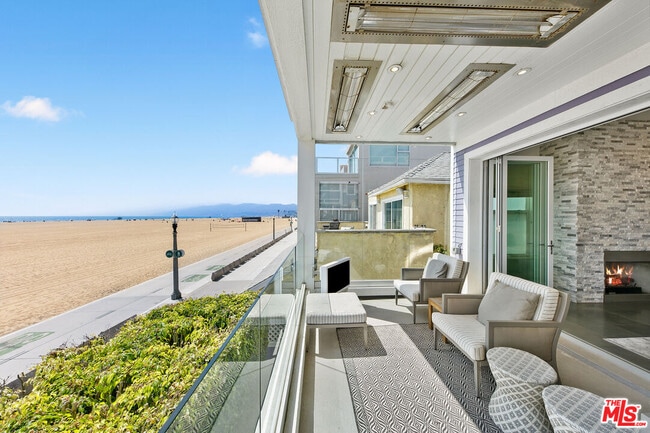 Building Photo - 1341 Palisades Beach Rd