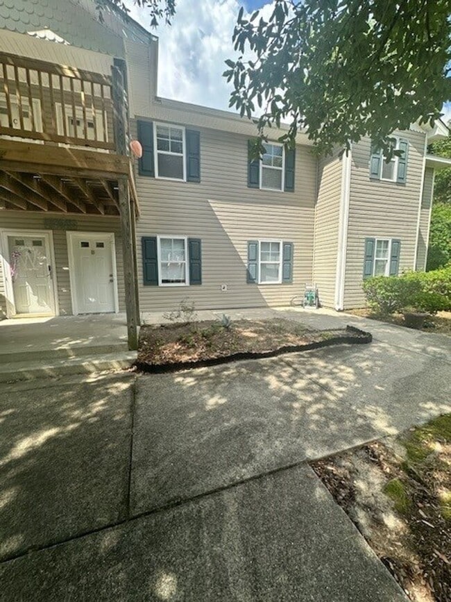 Building Photo - 3 Bedroom Condo