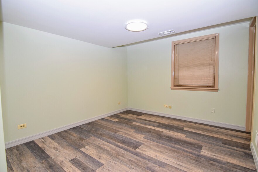 Building Photo - 5025 Carol St