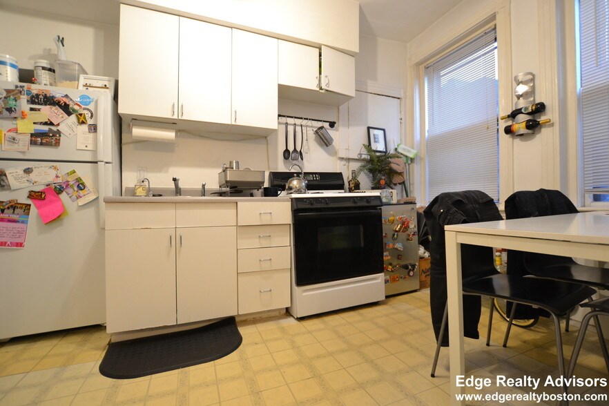 Building Photo - 5 Braemore Rd