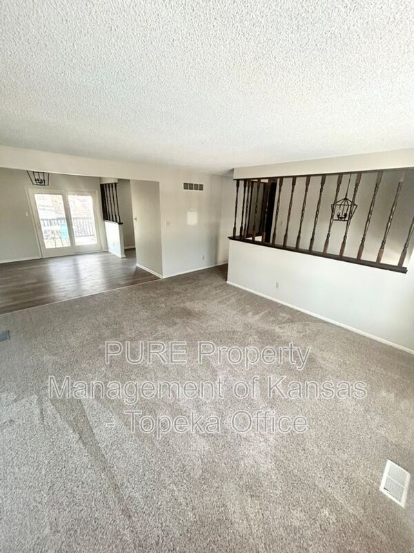 Building Photo - 2746 SE Lakeshore Blvd