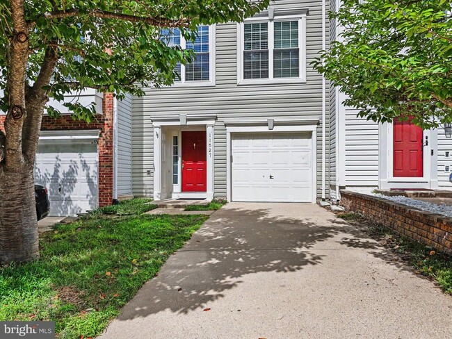 Building Photo - 11527 Bertram St