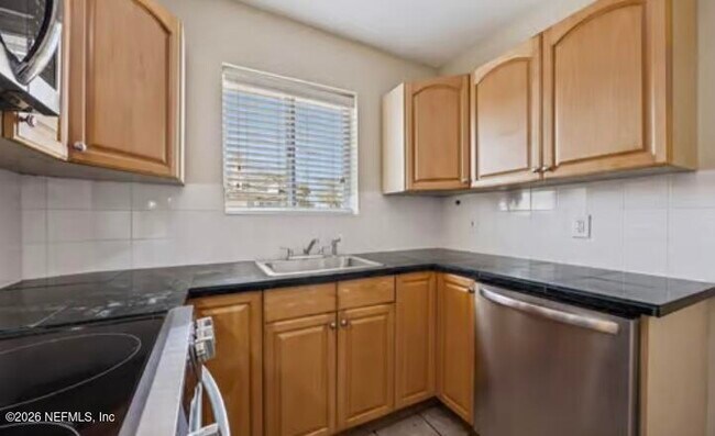 Building Photo - 2159 Riverside Ave