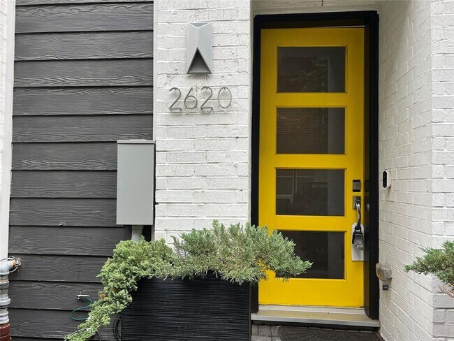 Building Photo - 2620 Rusk St
