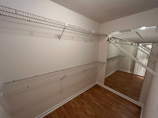 Building Photo - Fantastic 2 bedroom Durham House