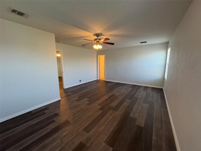 Building Photo - 8932 Southwick Dr