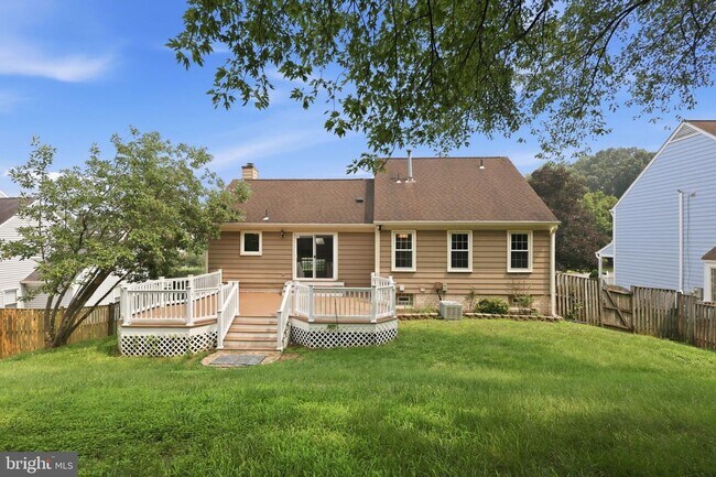 Building Photo - 7690 Green Garland Dr