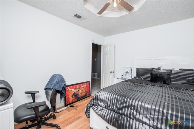 Building Photo - 1410 Windsor Cir
