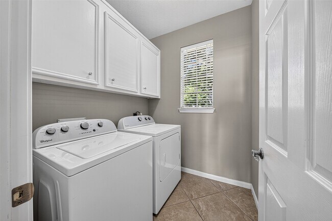 Building Photo - 1719 Cantigny Ln
