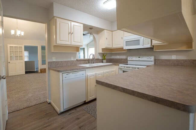 Building Photo - Charming 3-Bedroom Rental Near Lake Ray Hubbard.