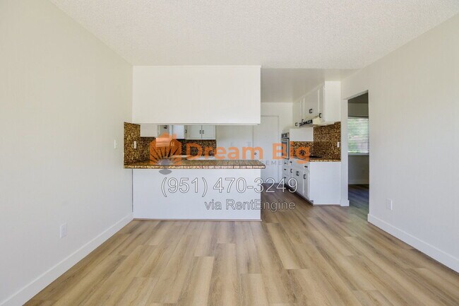 Building Photo - 5155 Harriett Cir