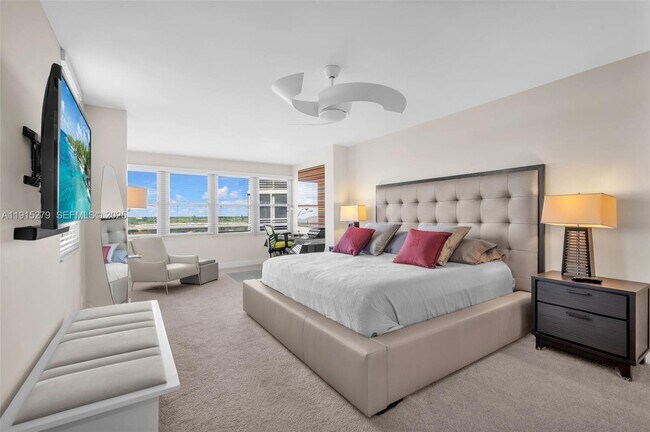 Building Photo - 3507 Oaks Way