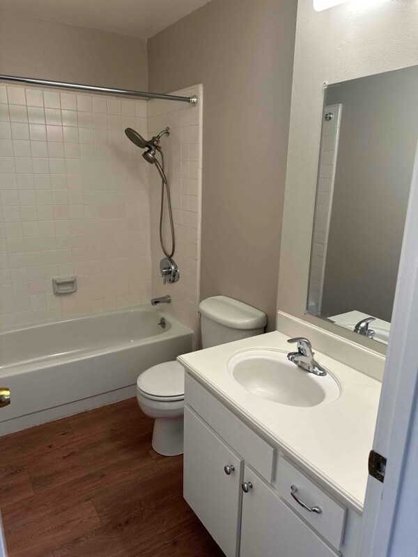 Building Photo - 134 W Rincon Ave