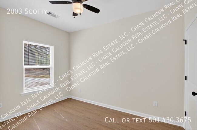 Building Photo - 2003 Scotty-