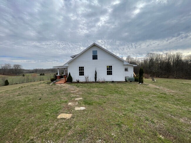 Building Photo - 555 Hopewell Rd