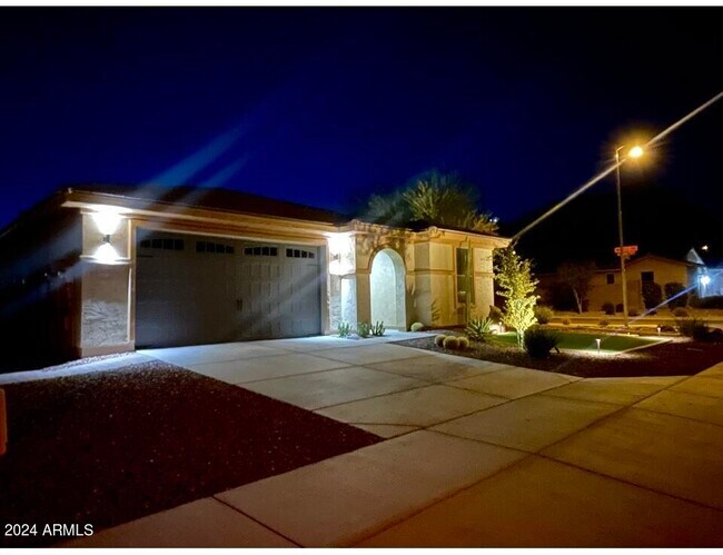 Building Photo - 26880 N 99th Dr